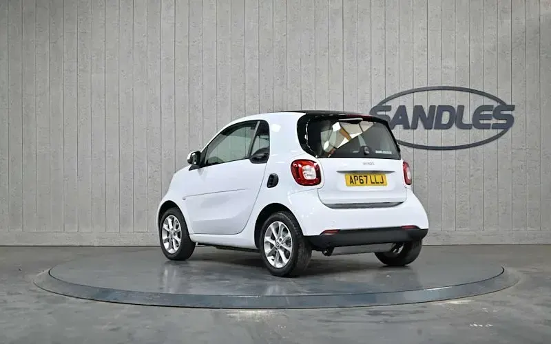 Usado Smart ForTwo Coupé Passion 71 HP (52 kW) 2017 Branco Coupé