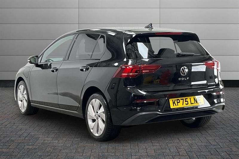 New VW Golf VIII Match 204 HP (150 kW) 2025 Grenadilla black Hatchback