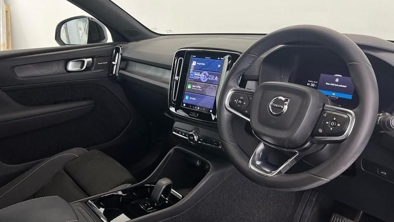 Used Volvo XC40 Ultimate 300 kW (408 HP) 2022 White SUV