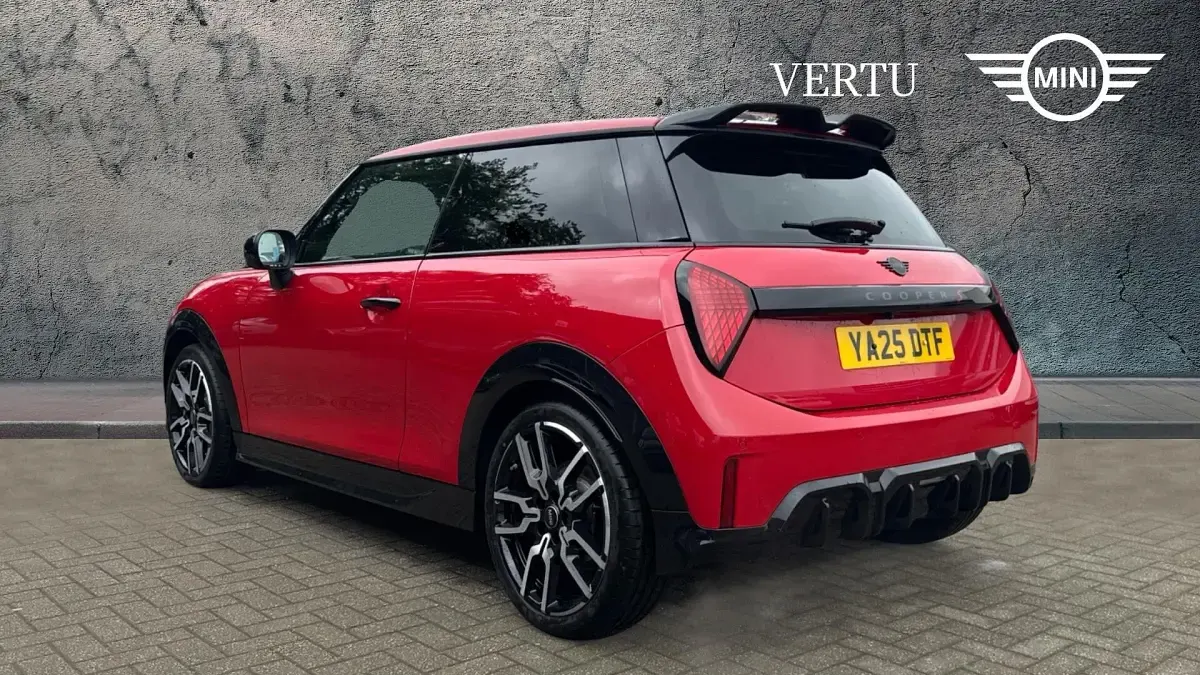 Used Mini Cooper Exclusive 150 kW (204 HP) 2025 Red Hatchback