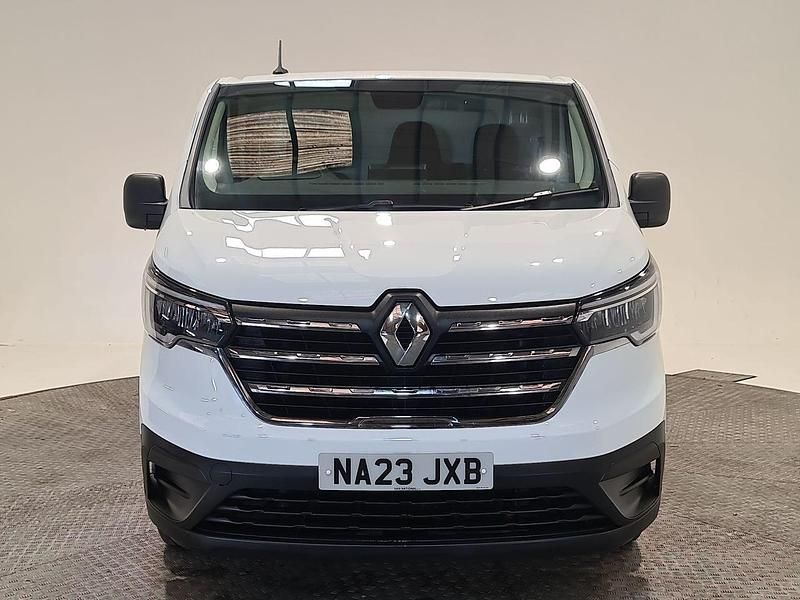Used Renault Trafic Business 130 HP (95 kW) 2023 White MPV