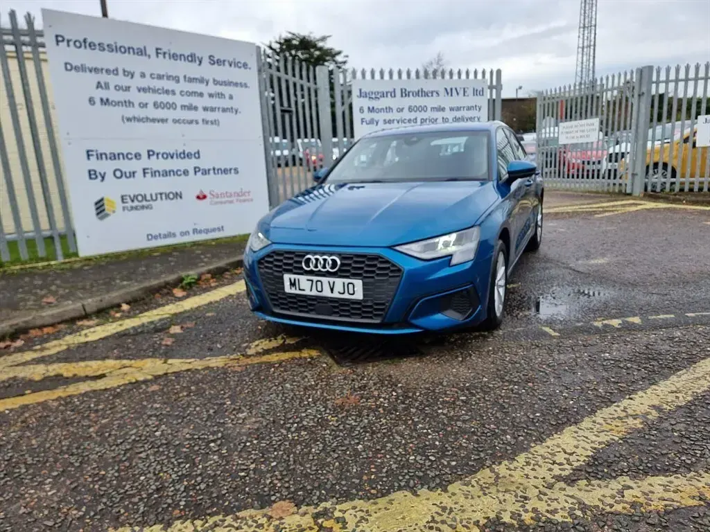 Used Audi A3 Sportback Comfort 150 HP (110 kW) 2020 Mettalic atoll blue Hatchback