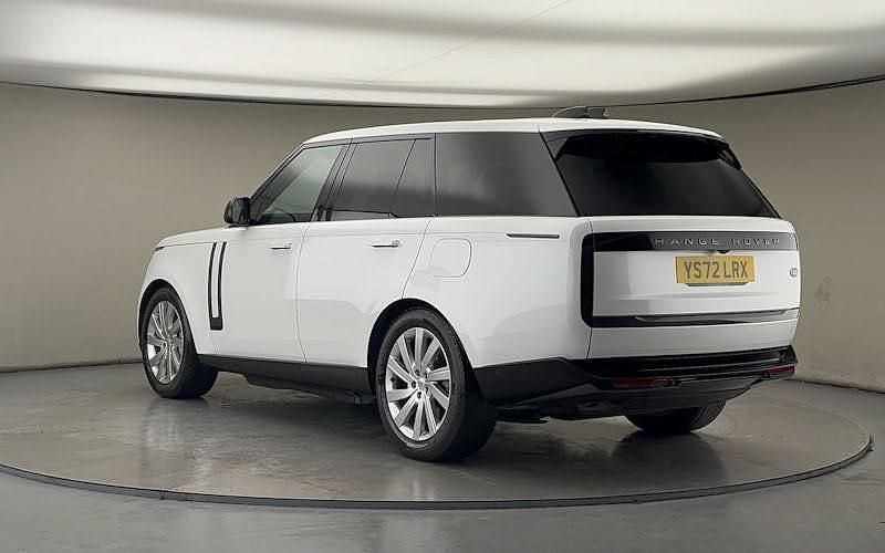 Used Land Rover Range Rover SE 441 HP (324 kW) 2022 Ostuni pearl white SUV