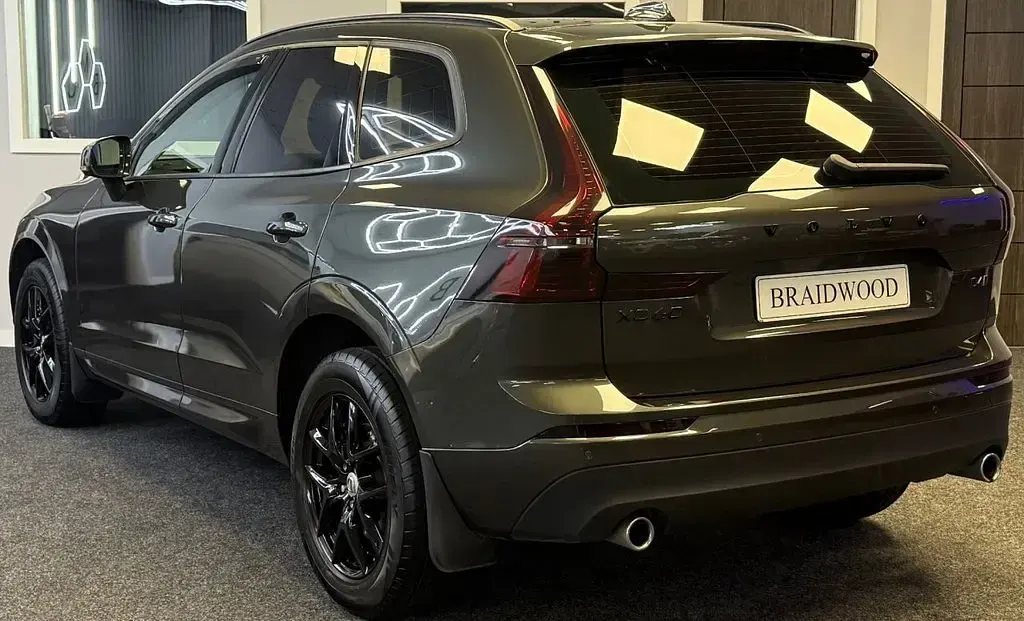 Used Volvo XC60 Momentum 2018 Grey SUV