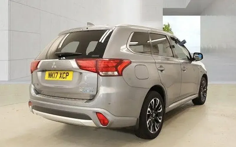 Used Mitsubishi Outlander P-HEV 203 HP (149 kW) 2018 Estate