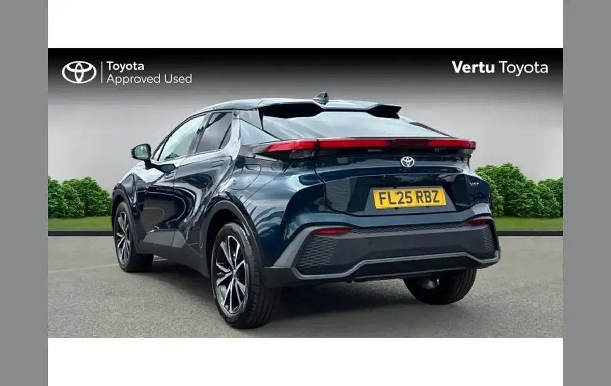 Used Toyota C-HR Design 140 HP (102 kW) 2025 Blue SUV