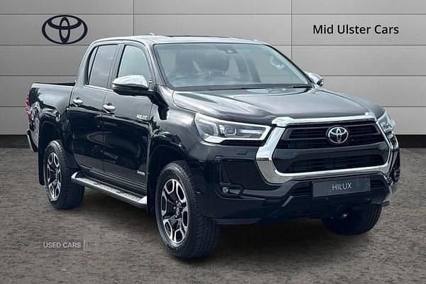 Black New 2025 Toyota HiLux Pickup | £36,995 (Expensive) - Image 1/4