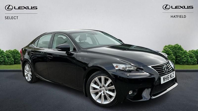 Used Lexus IS300h 223 HP (164 kW) 2016 Black Sedan