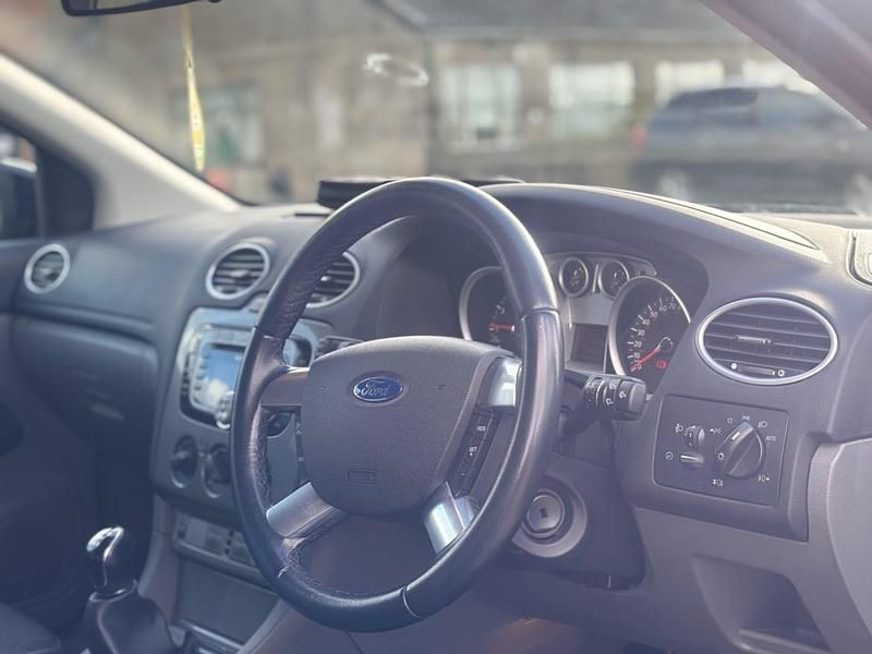 Used Ford Focus Titanium 2011 Black Hatchback