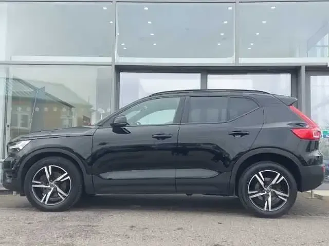 Used Volvo XC40 R-Design 194 HP (142 kW) 2022 SUV