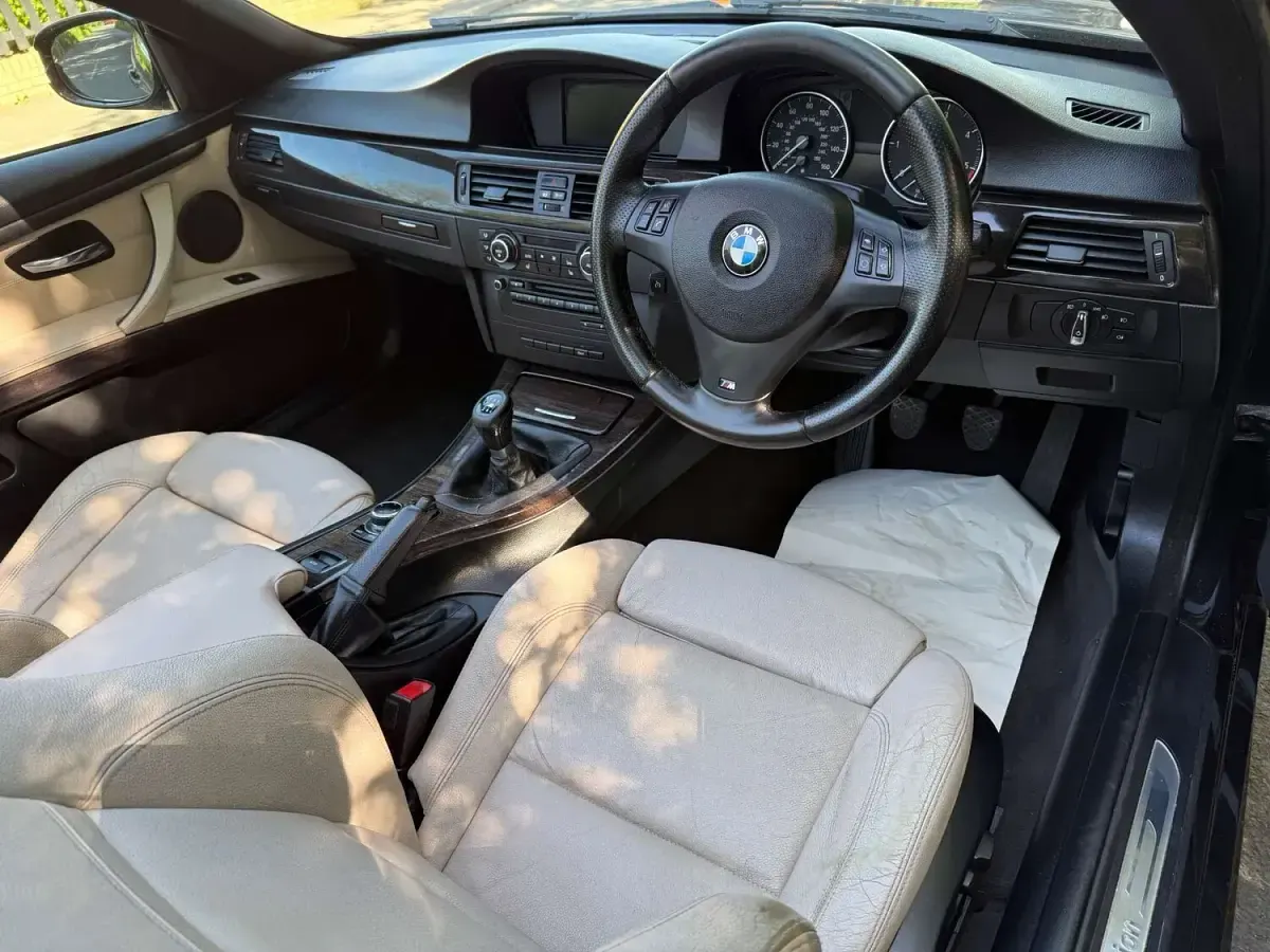 Usado BMW 320 Cabriolet Sport Line 184 CV (135 kW) 2012 Negro Descapotable