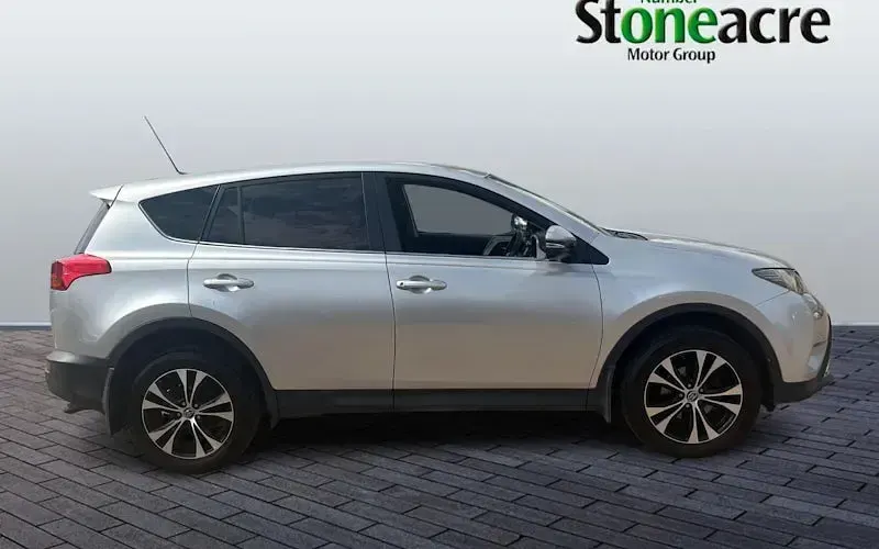 Used Toyota RAV4 124 HP (91 kW) 2015 Silver SUV