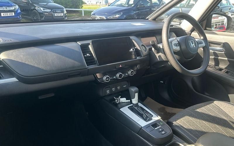 Used Honda Jazz Hybrid 109 HP (80 kW) 2023 White Hatchback