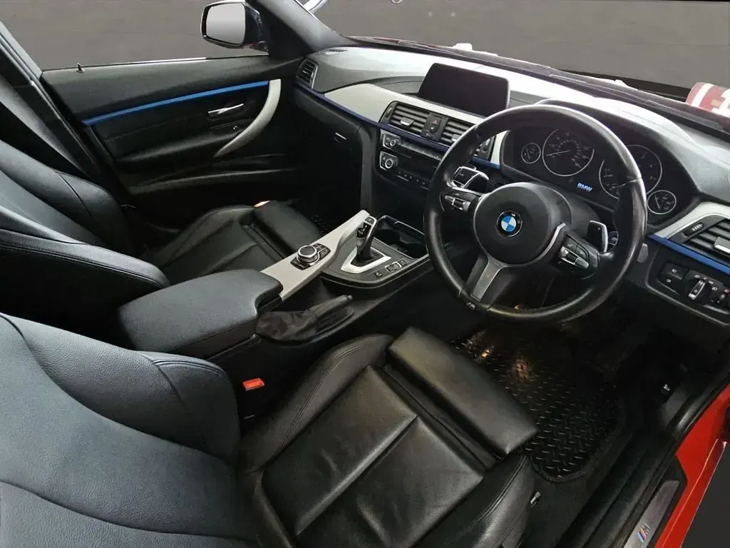 Used BMW 330 M Sport 258 HP (189 kW) 2018 Red Sedan