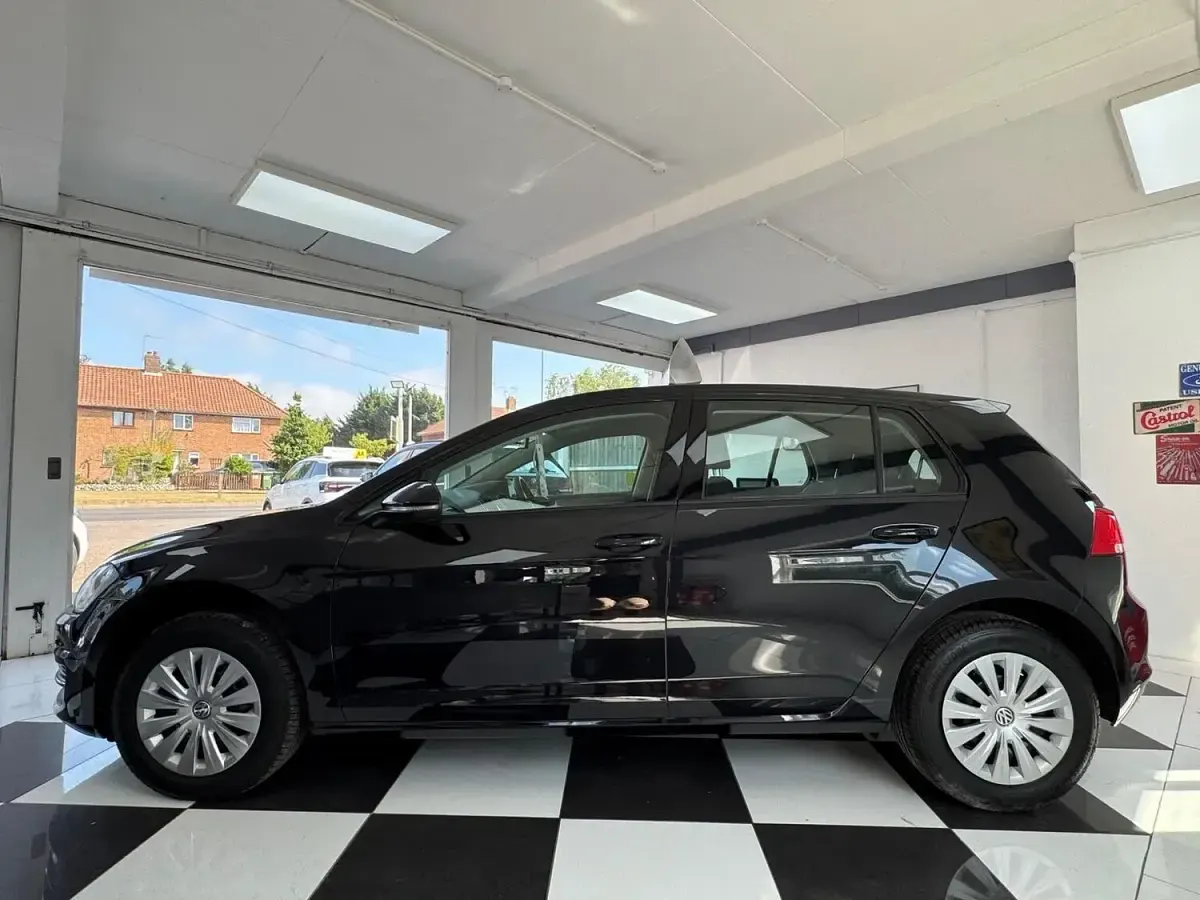 Used VW Golf VII S 105 HP (77 kW) 2013 Black Hatchback