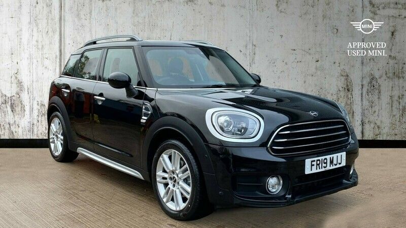 Black Used 2019 Mini Cooper Countryman Exclusive SUV | £14,499 (Fair price) - Image 1/4