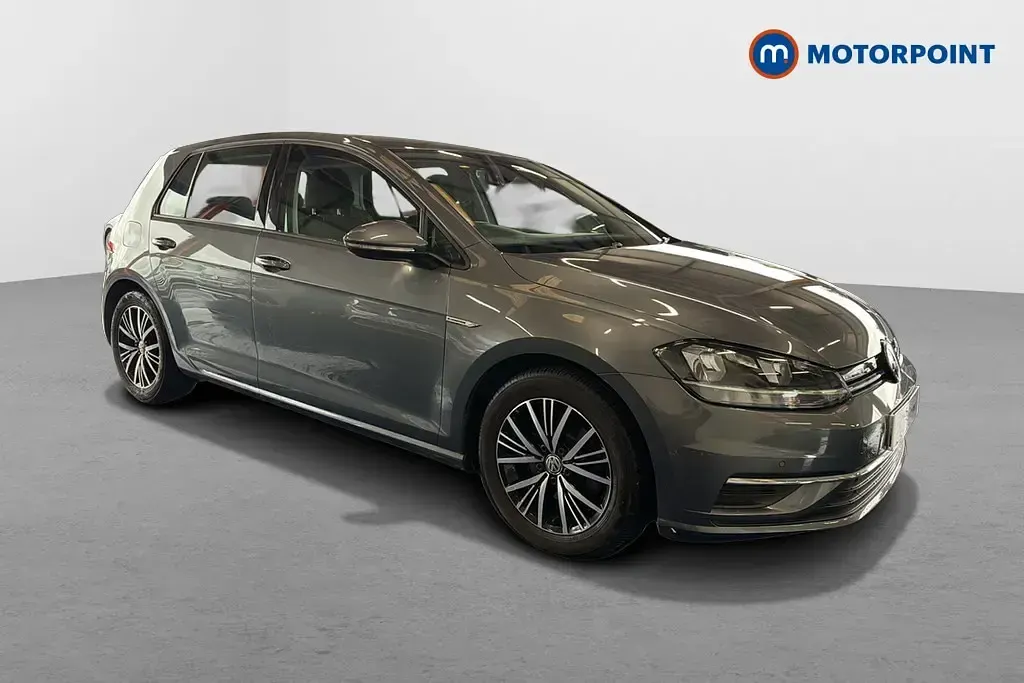 Used VW Golf VII SE 131 HP (96 kW) 2018 Hatchback