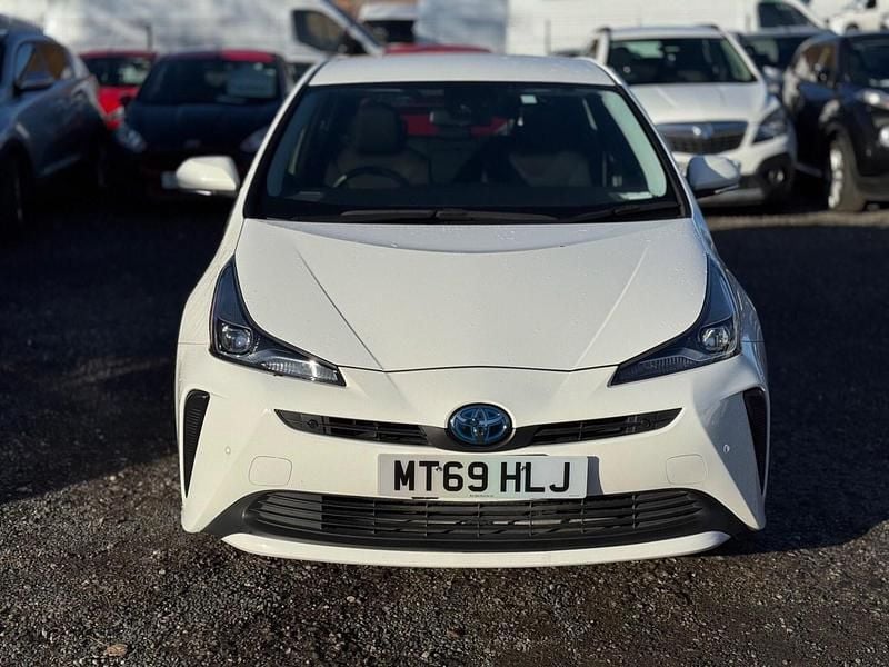 Used Toyota Prius 2025 White Hatchback