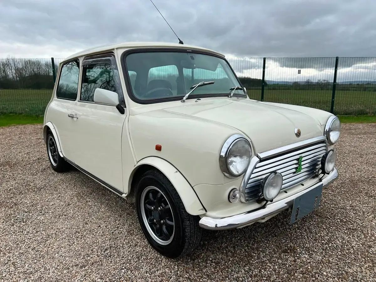 Used Rover Mini 50 HP (36 kW) 1998 White Sedan