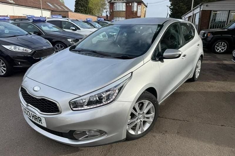 Used Hyundai i40 SE 115 HP (84 kW) 2015 Silver Sedan