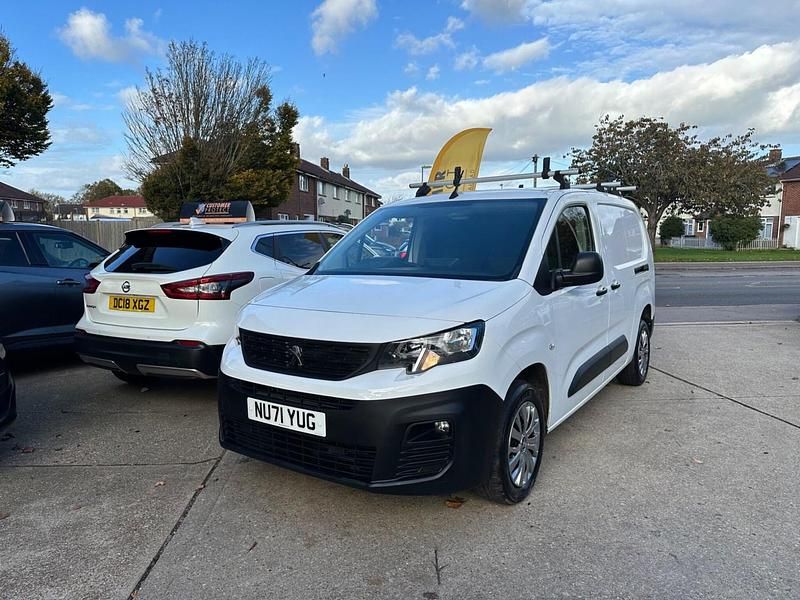 Used Peugeot Partner Premium 2021 White MPV
