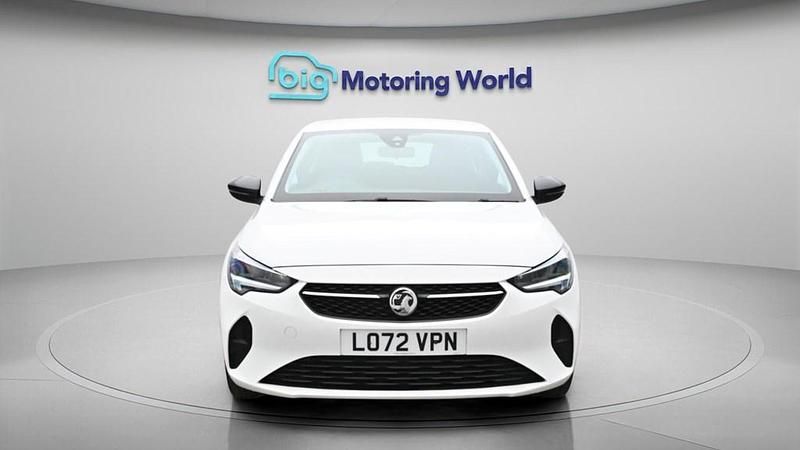 Used Vauxhall Corsa Design Edition 75 HP (55 kW) 2022 White Hatchback