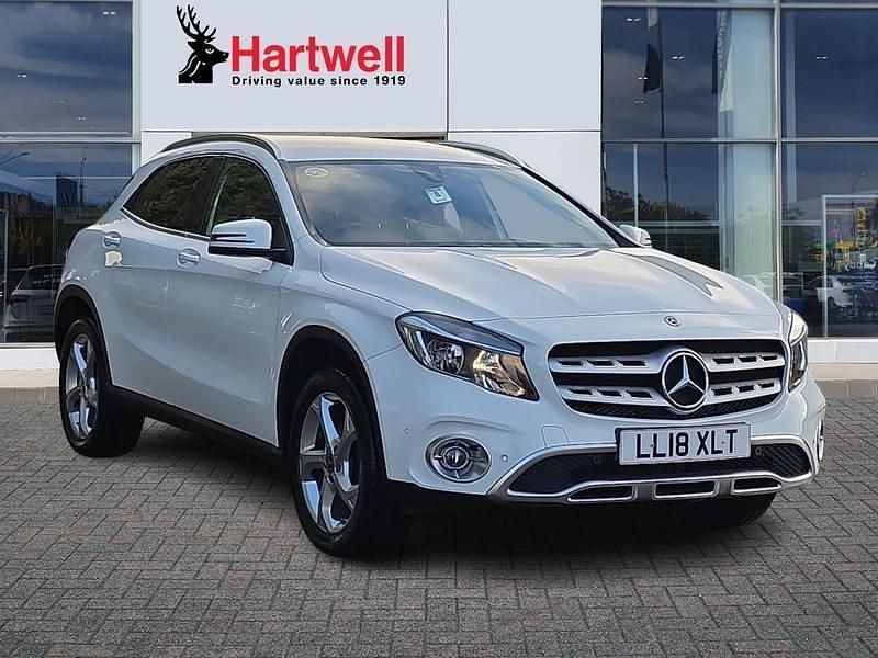 Solid polar white Used 2018 Mercedes 200 Executive Estate | £14,298 (Good price) - Image 1/3
