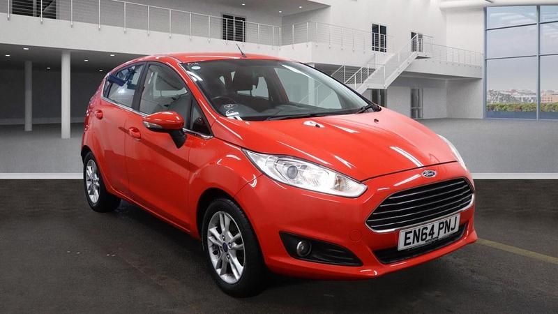 Used Ford Fiesta Zetec 2015 Red Hatchback