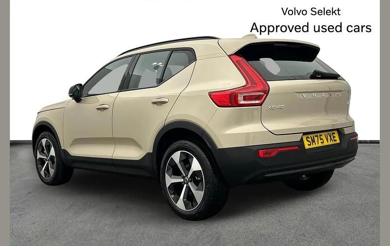 Used Volvo XC40 Plus 161 HP (118 kW) 2025 Silver SUV