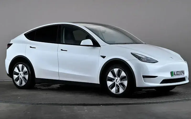 Used Tesla Model Y Long Range AWD 286 kW (389 HP) 2025 SUV
