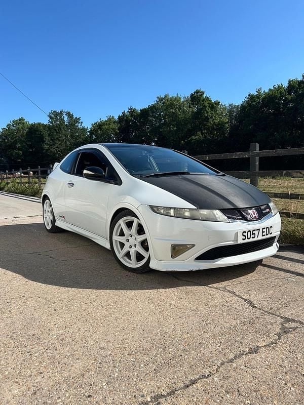 White Used 2007 Honda Civic Type R GT Hatchback | £3,250 (Fair price) - Image 1/4
