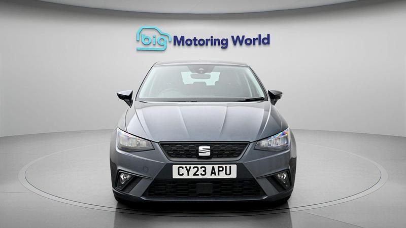 Używany Seat Ibiza SE 94 KM (69 kW) 2023 Szary Hatchback