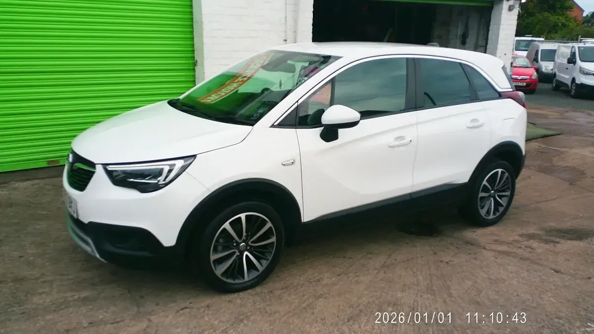 Used Vauxhall Crossland X Elite 130 HP (95 kW) 2021 White SUV