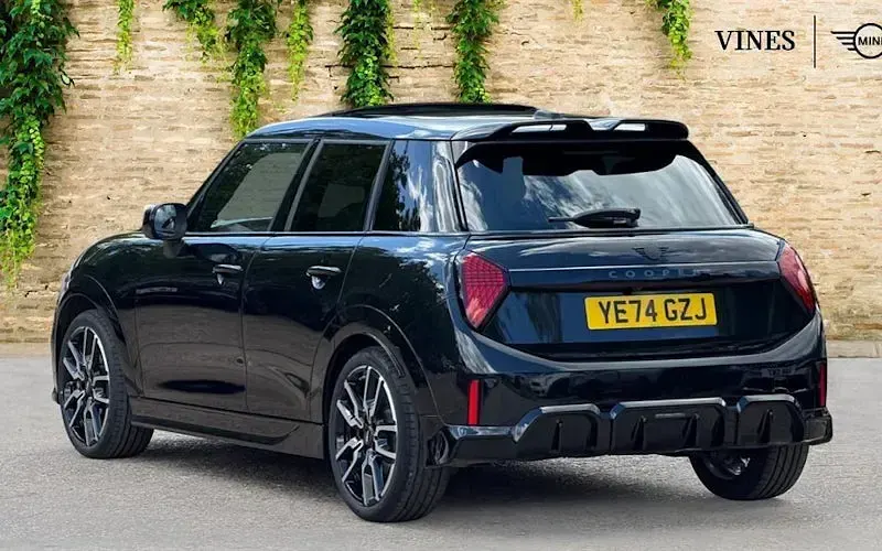 Used Mini Cooper Sport 114 kW (156 HP) 2026 Hatchback