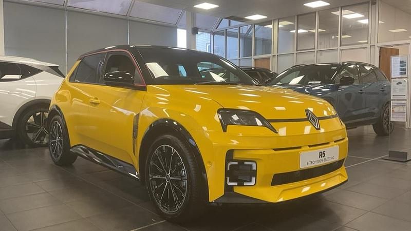 New Renault R5 Iconic 88 kW (120 HP) 2025 Pop yellow with black roof + red roof line  Hatchback