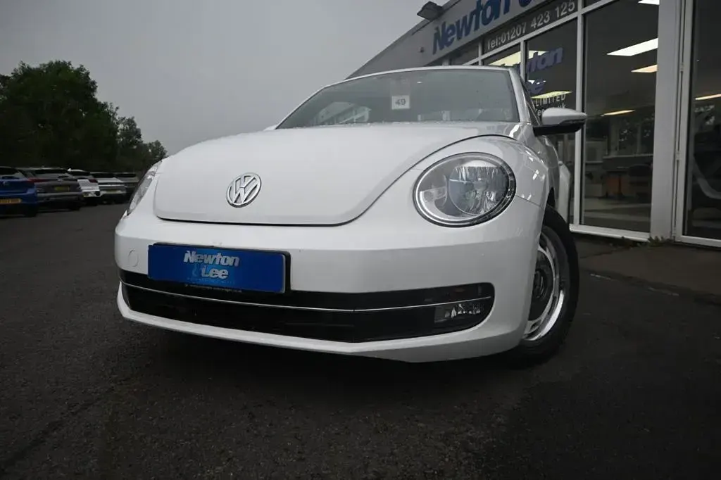 Used VW Beetle Design 150 HP (110 kW) 2015 White Hatchback