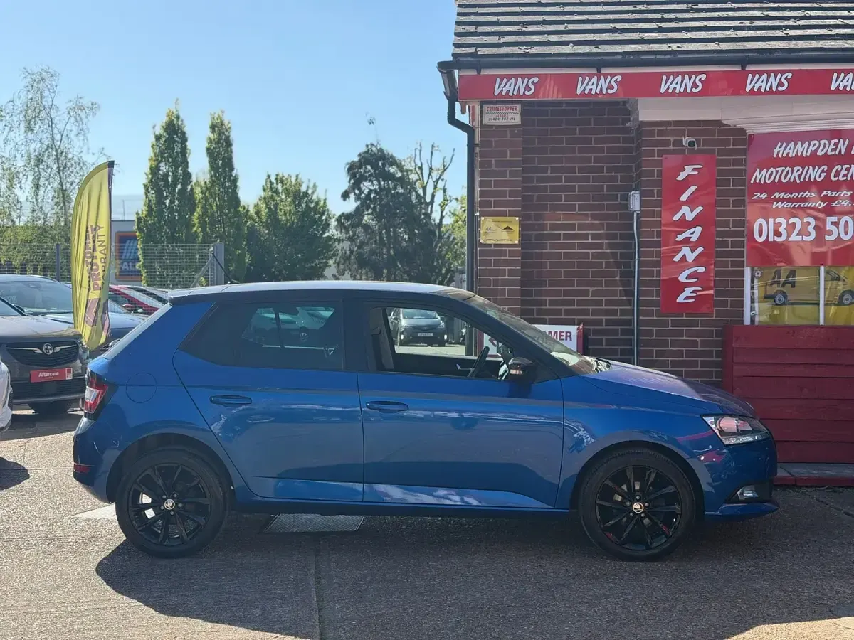Used Skoda Fabia Colour Edition 75 HP (55 kW) 2019 Blue Hatchback