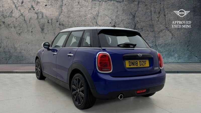 Used Mini Cooper Hatch 136 HP (100 kW) 2018 Blue Hatchback