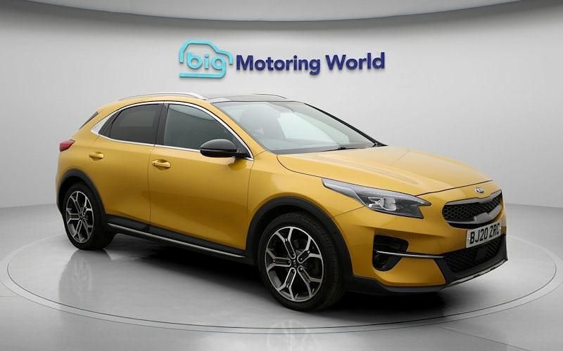 Usado Kia XCeed First Edition 140 CV (102 kW) 2020 Amarillo SUV