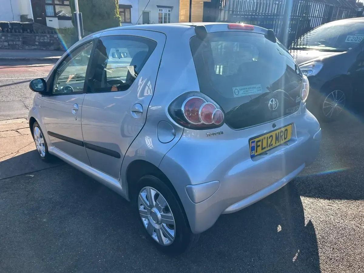 Used Toyota Aygo 68 HP (50 kW) 2012 Silver Hatchback