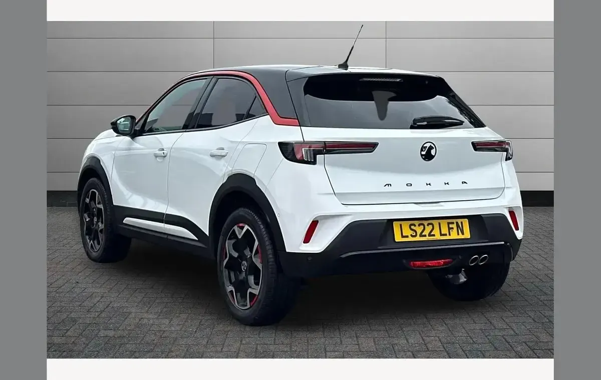 Used Vauxhall Mokka SRi 130 HP (95 kW) 2022 White SUV