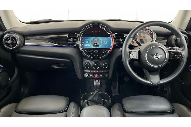 Used Mini Cooper Classic 136 HP (100 kW) 2022 White Hatchback