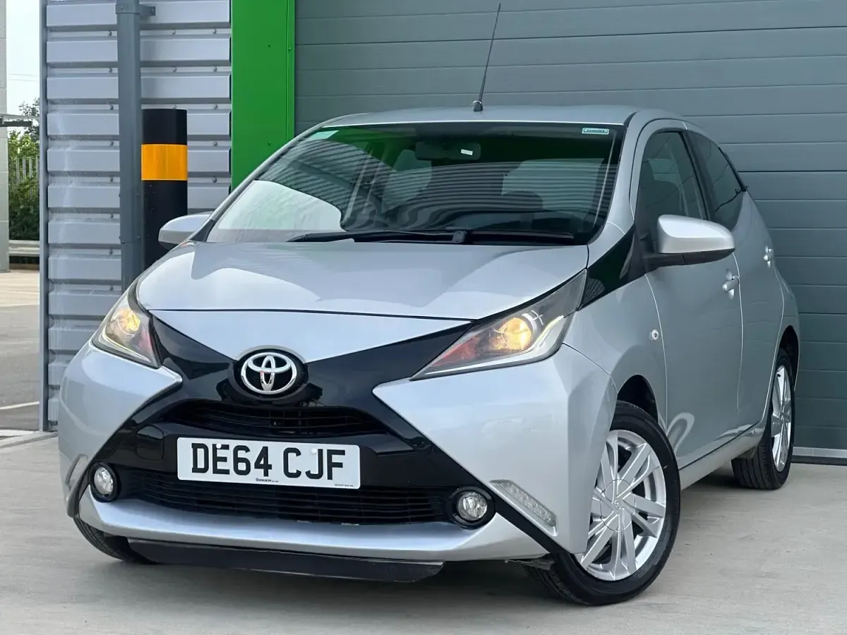 Used Toyota Aygo x-press 68 HP (50 kW) 2014 Silver Hatchback