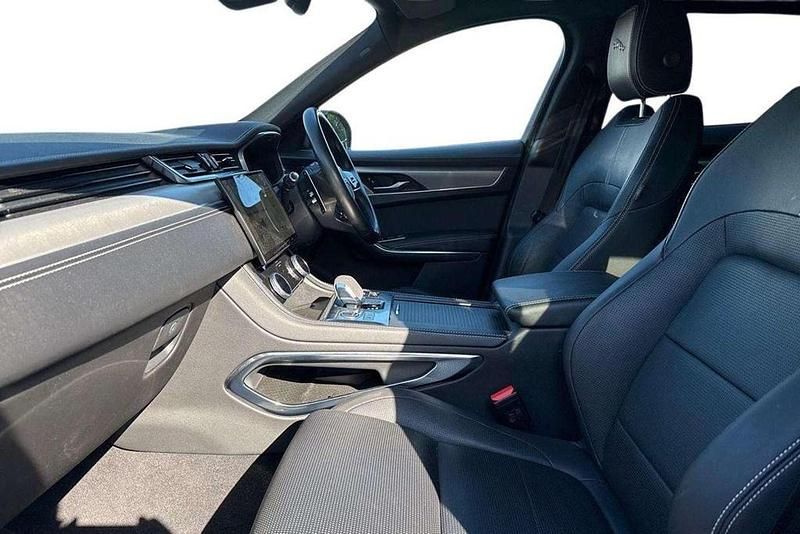 Second-hand Jaguar F-Pace R-Dynamic 250 CP (183 kW) 2021 Negru SUV