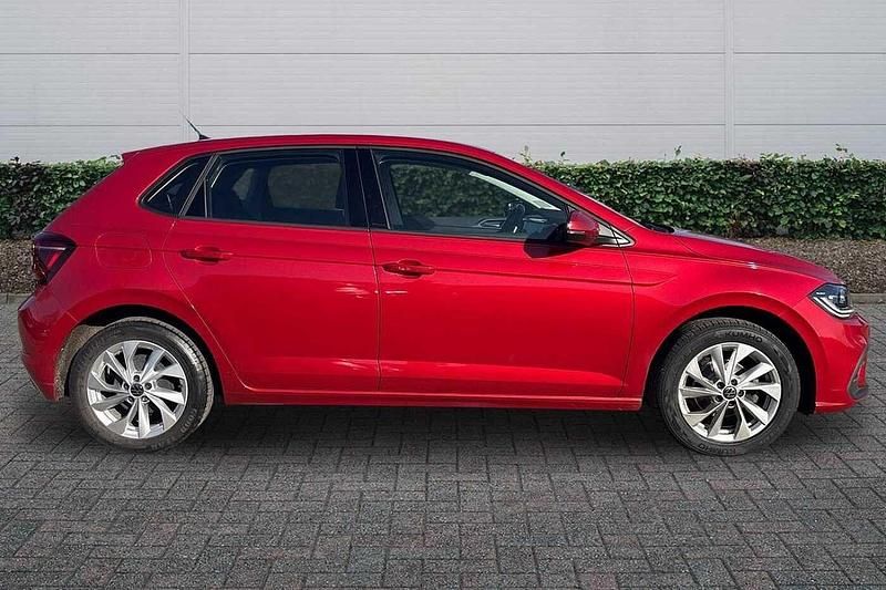 Used VW Polo Style 95 HP (69 kW) 2023 Red Hatchback