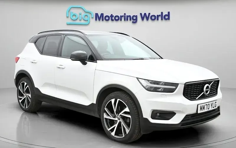 Usado Volvo XC40 R-Design Pro 197 HP (144 kW) 2021 SUV