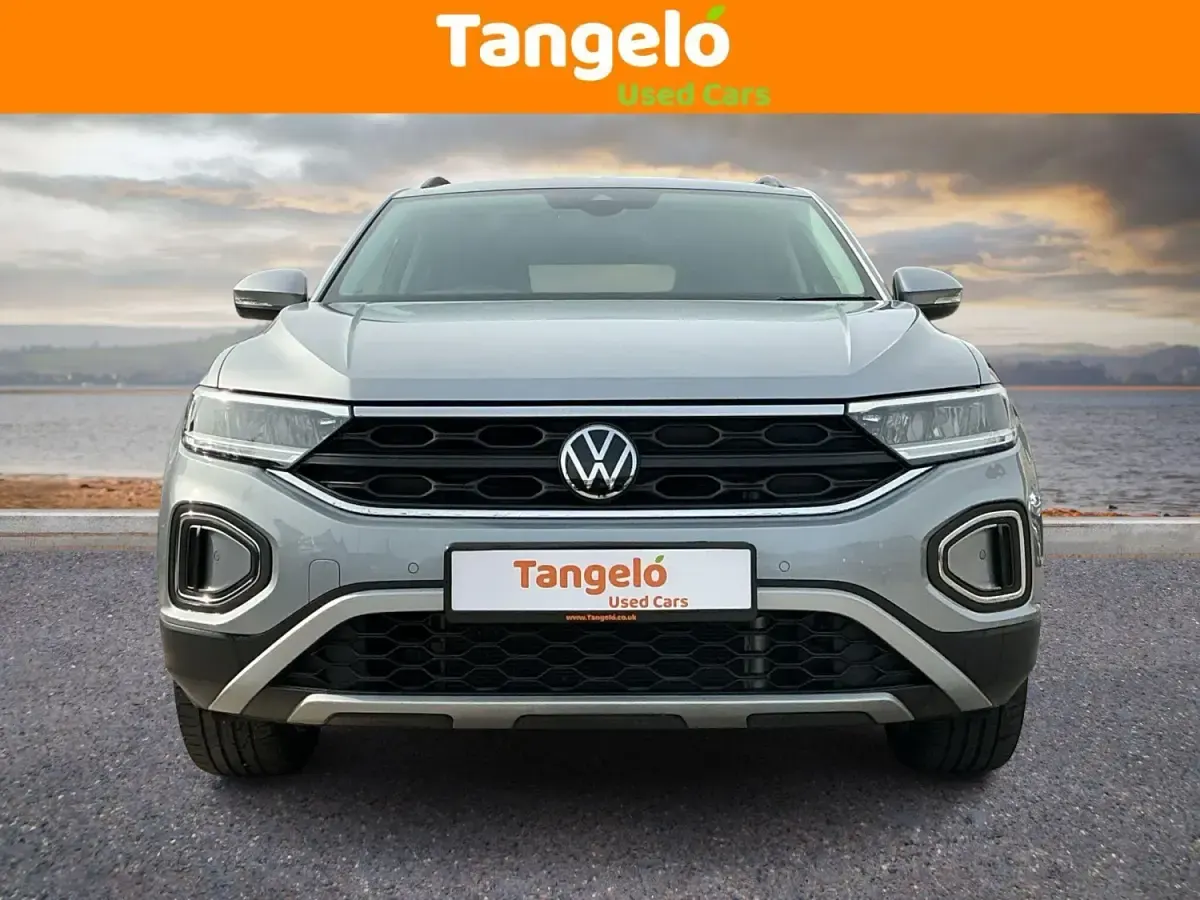 Usado VW T-Roc Match 110 HP (80 kW) 2024 Prateado SUV
