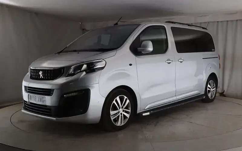 Used Peugeot Traveller Allure 179 HP (131 kW) 2018 Silver MPV