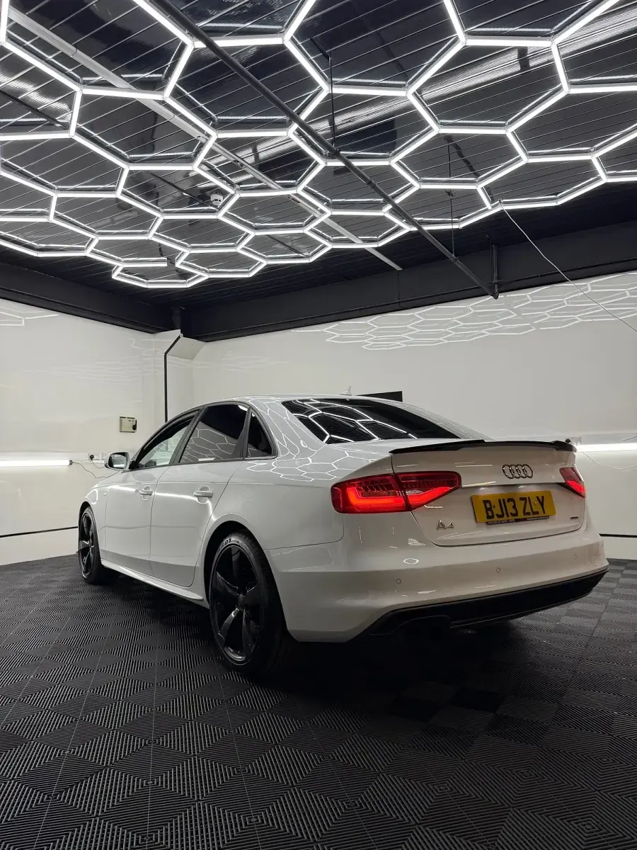 Used Audi A4 Black Edition 174 HP (127 kW) 2013 White Sedan