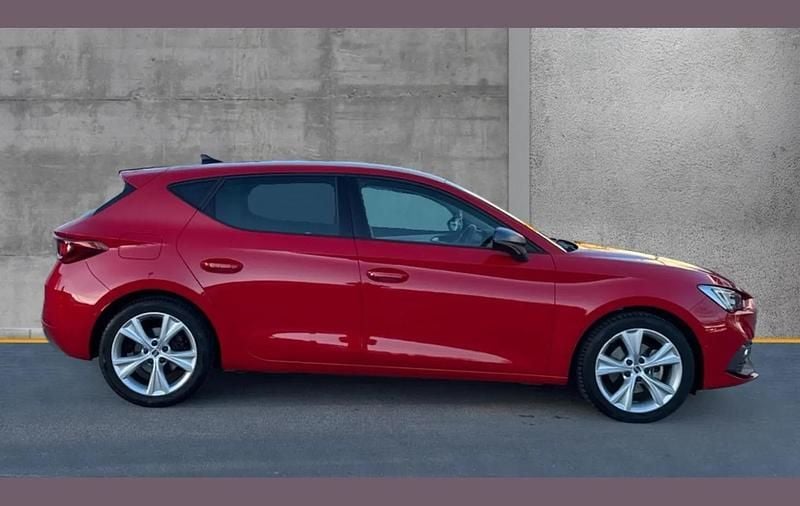 Used Seat Leon FR 108 HP (79 kW) 2024 Red Hatchback